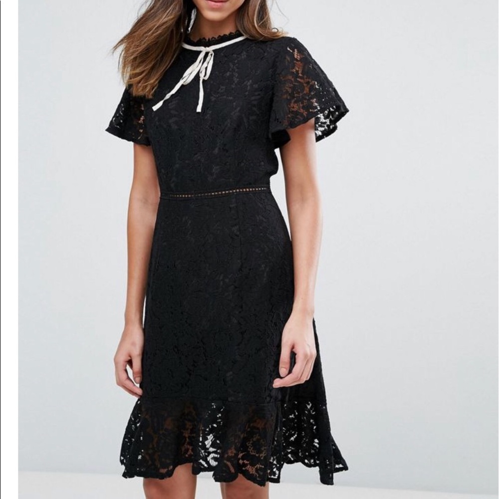AMY LYNN Lace dress